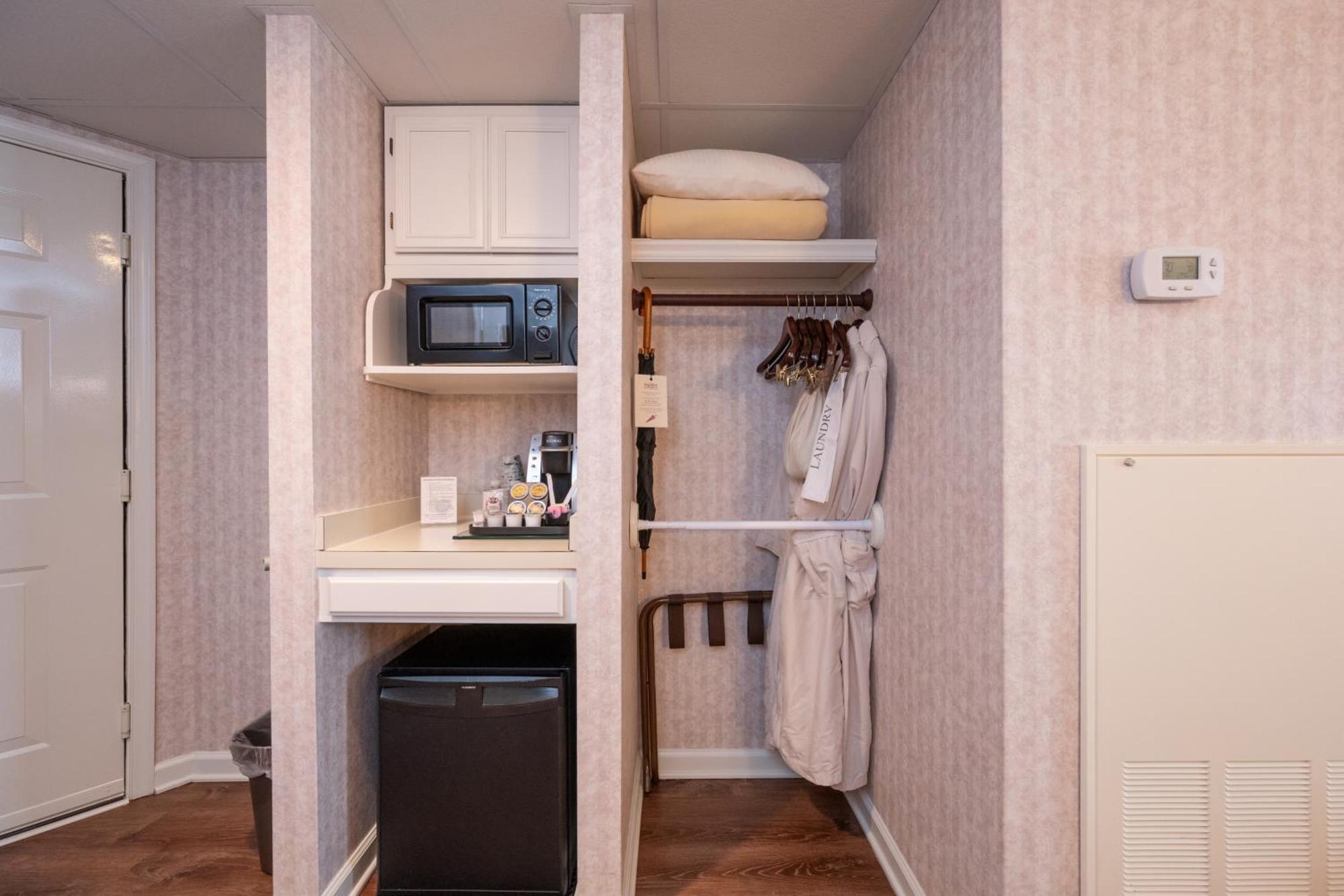 Concierge Standard Room with Two Double Beds, Disability Access - Adult Level